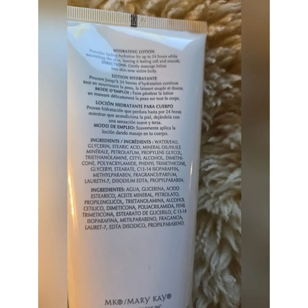 NIB Mary Kay Hydrating Lotion - Soft Pink Tube 6.5FL.OZ./192 ml